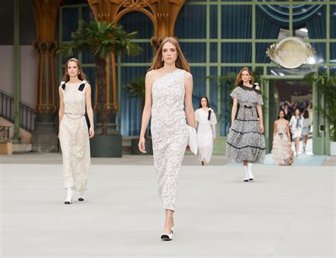 the cruise 2019 20 show chanel